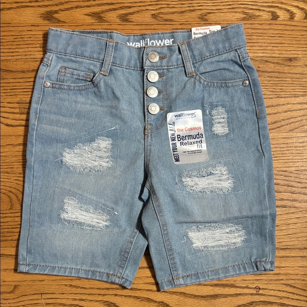 NWT! Wallflower Blue Bermuda Relaxed Fit Shorts. Girls Size 7